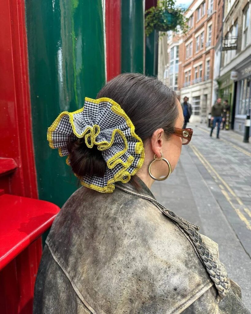 acessorios tendencia 2024 big schunchies 20240628155224