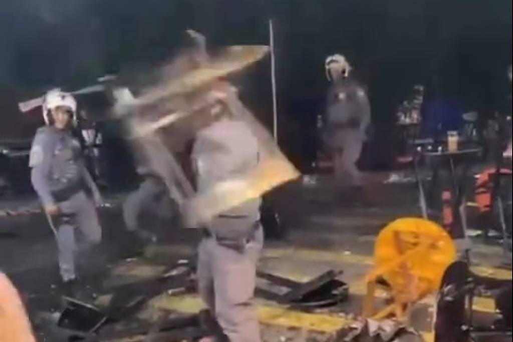 Policiais agressão adega