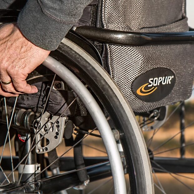 wheelchair 749985 1280