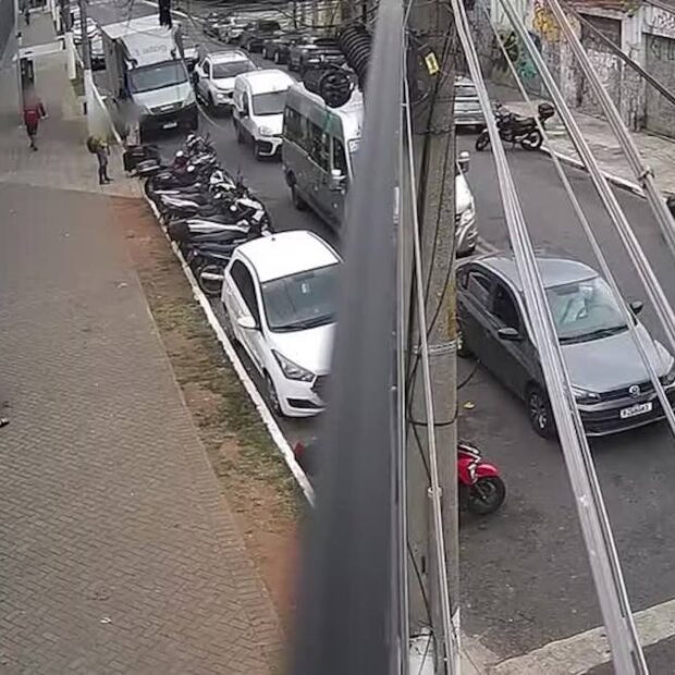 mulher é enforcada no meio da rua no centro de sp; baixada santista tem caso semelhante