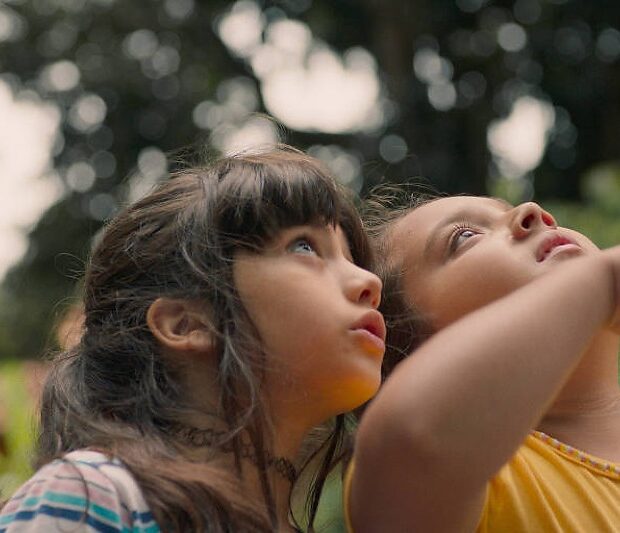 Cena do filme 'A Natureza das Coisas Invisíveis'