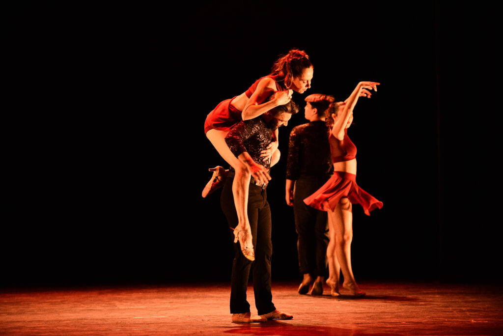 01.05.2025 16h 9 grupo meiaseteoito nosso amor (12)