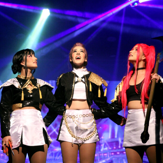 néia e nando fecha ano com espetáculo do k pop créditos néia e nando cia teatral (2)