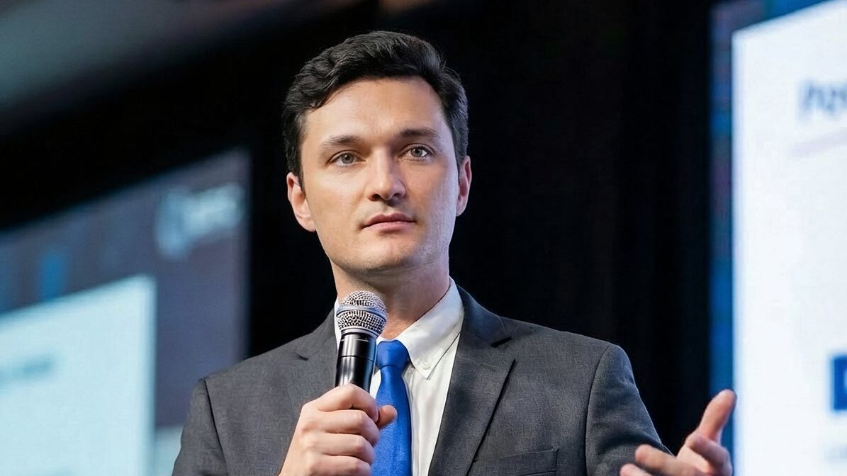 Arbitragem Internacional Brasil: Kenneson Lima (Harvard University & University of Oxford) revela como neutralidade e expertise blindam capital brasileiro Arbitragem internacional governança corporativa: advogado Kenneson Lima, certificado Harvard University com extensão University of Oxford, explica por que cláusula arbitral é apólice de seguro contra risco-país. Convenção Nova York 1958 garante execução global de sentenças, neutralidade em Paris/Nova York/Londres evita home court advantage. Proteção investimentos Brasil: confidencialidade arbitral preserva reputação e ações na bolsa, árbitros especialistas em ESG/criptoativos/fusões evitam decisões desconectadas. Kenneson Lima LinkedIn Corporation destaca Brasil como player maduro em arbitragem mundial. Coluna Analice Nicolau Jornal de Brasília: arbitragem internacional Kenneson Lima, governança valor capital global, Harvard Oxford expertise Brasil.