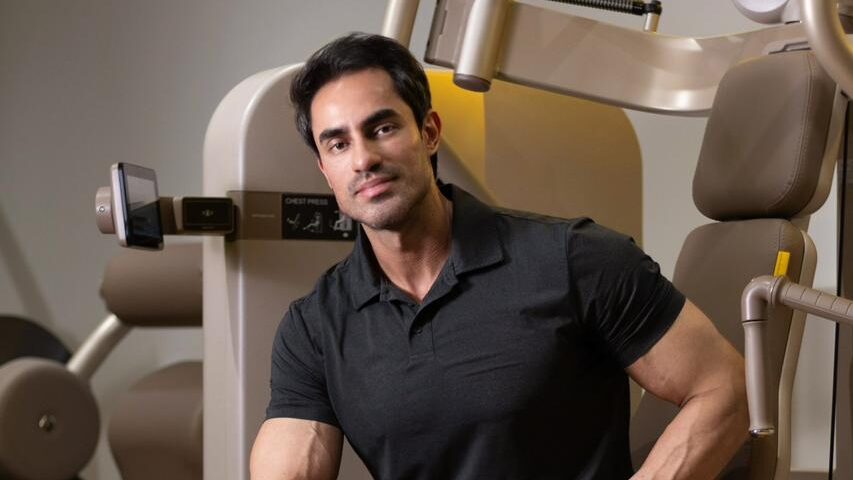 Michel Bueno autoridade treinamento premium Brasil wellness luxo. Descubra como personal trainer celebridades empresários transforma performance em experiências exclusivas hotéis academias elite. Mercado wellness R$82 bilhões 2024 CAGR 10,94% até 2033 fitness cresce 13,97% anual. Coluna Analice Nicolau Jornal de Brasília revela trajetória Michel Bueno networking artistas executivos marcas premium sofisticação atendimento personalizado. Treinos meticulosos inspirados fitness internacional longevidade segura qualidade vida líderes alto impacto. "Treino perfeito qualidade conexão corpo" citação oficial. Bem-estar status millennials saunas gelo suplementos premium faturamento R$15 mil/mês trainers elite. Empoderamento mulheres visionárias vibrar alto movimento revolução premium. Leia agora Jornal Brasília sobre excelência saúde estratégica Brasil 2025. Palavras-chave: Michel Bueno personal trainer, treinamento premium Brasília, wellness luxo Brasil, fitness celebridades, personal trainer alto impacto, mercado wellness 2025, Analice Nicolau coluna. Acesse completa história inspiração transformação corpo mente elite.​