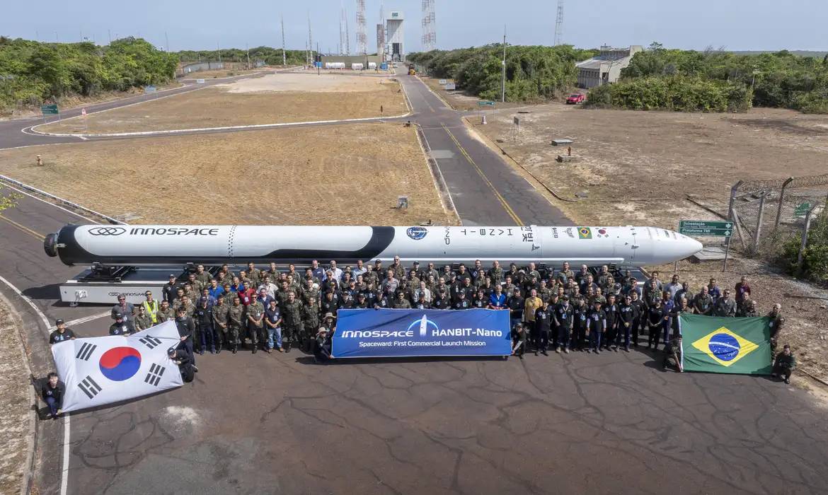 lançamento de foguete brasil