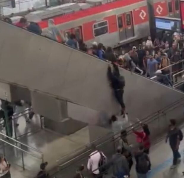 acidente escada rolante