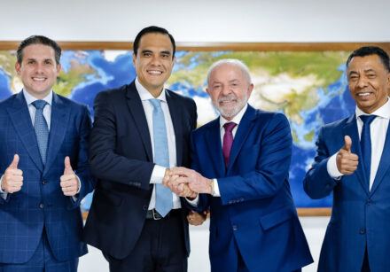 lula apresenta o gustavo feliciano como novo ministro do turismo