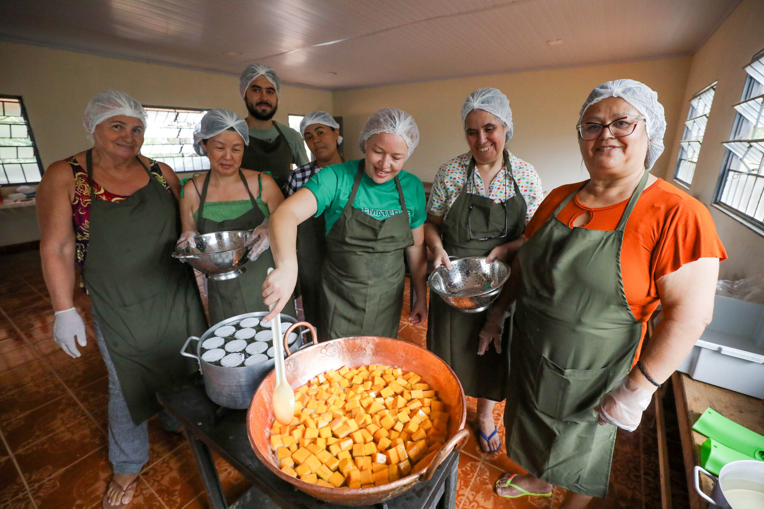 01032025 produtores rurais de planaltina aprendem tcnicas para aproveitar frutas e evitar desperdcio 54358085878 o (2)