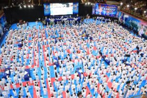 competição de luta marcial promovida pela confederação brasileira de karatê interestilos no ginásio poliesportivo do ibirapuera