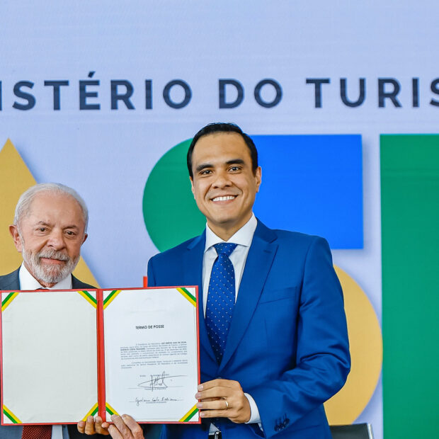 presidente da república, luiz inácio lula da silva, durante cerimônia de transmissão de cargo e posse do ministro do turismo, gustavo feliciano. palácio do planalto