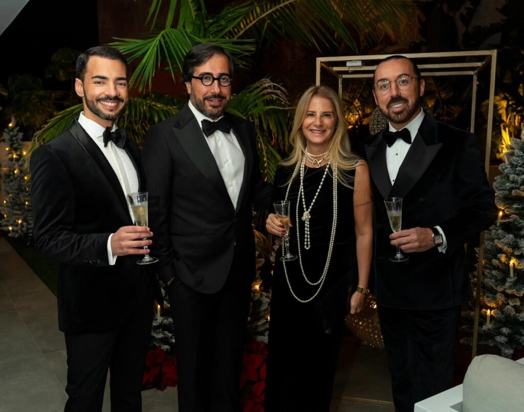 Manuel Bento e Paula Isidoro entre os anfitriões Valter Guerra e Flávio Furtado