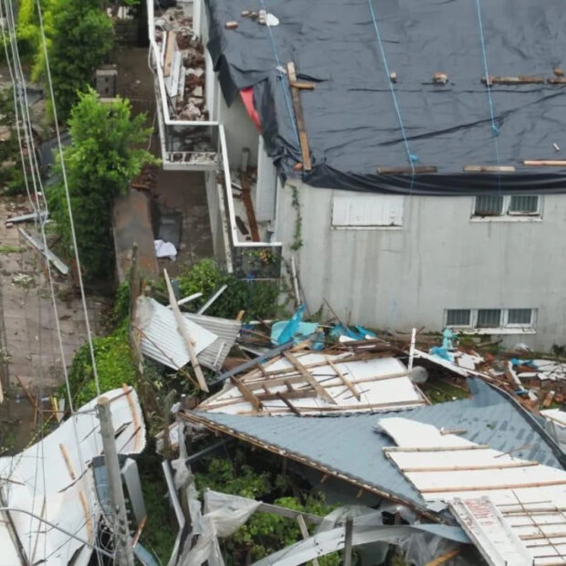 tornado destrói escola e casas em farroupilha