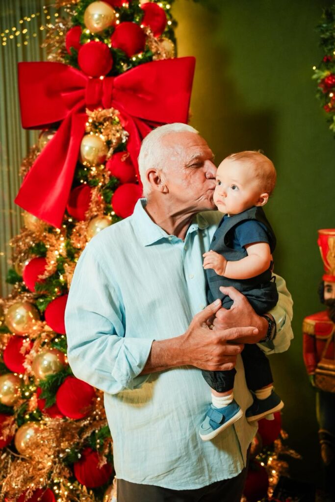 Secretário de Governo do DF, José Humberto Pires e o neto Arthur