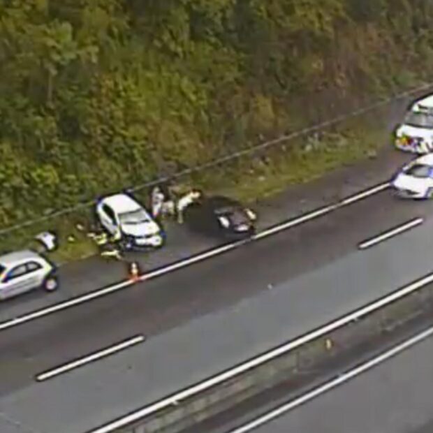 homem atropela policial