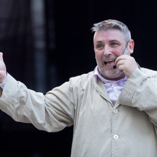 debcc68f mauricio vogue