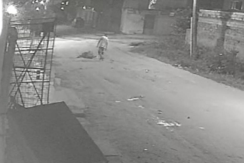 Homem chuta idoso pelas costas e vítima morre após queda em Pelotas (RS)