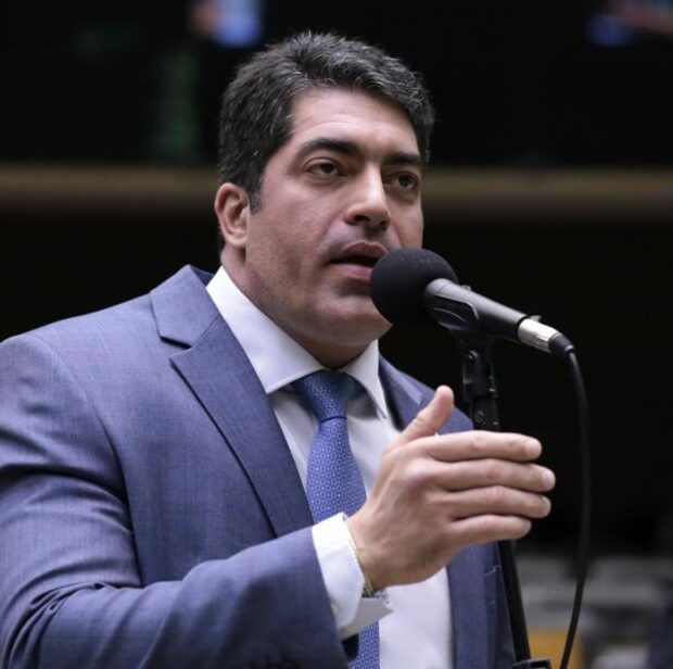 otto alencar filho renuncia ao mandato de deputado federal e câmara convoca charles fernandes