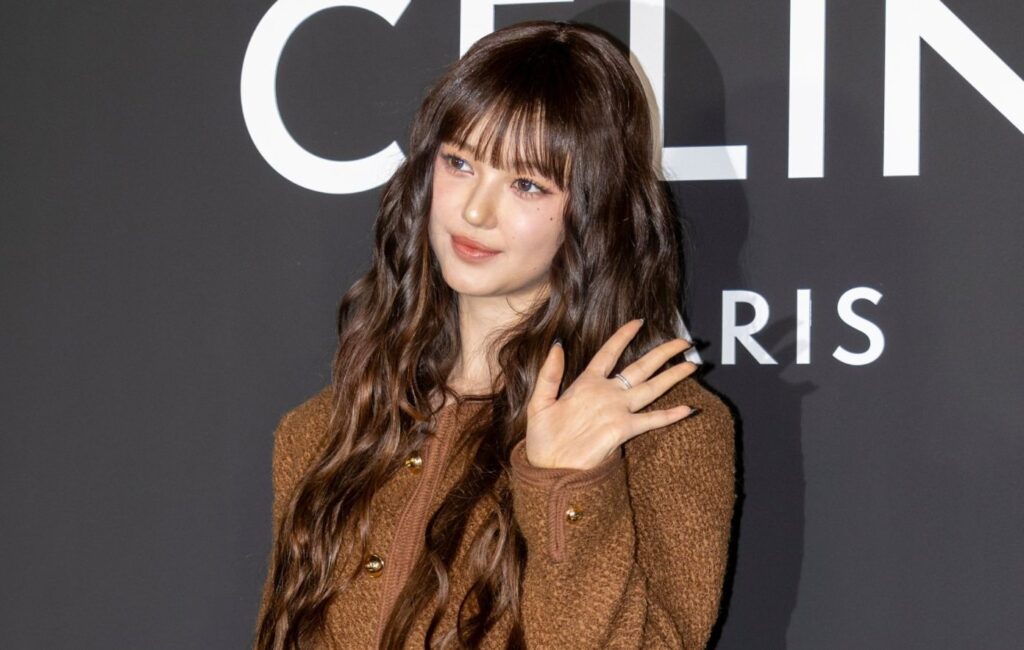 njz newjeans danielle instagram live kpop training system 1392x884