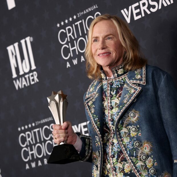 critics choice awards press room