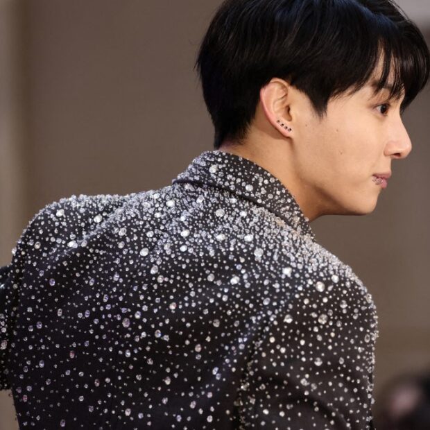 jung kook performs on nbc's "today"