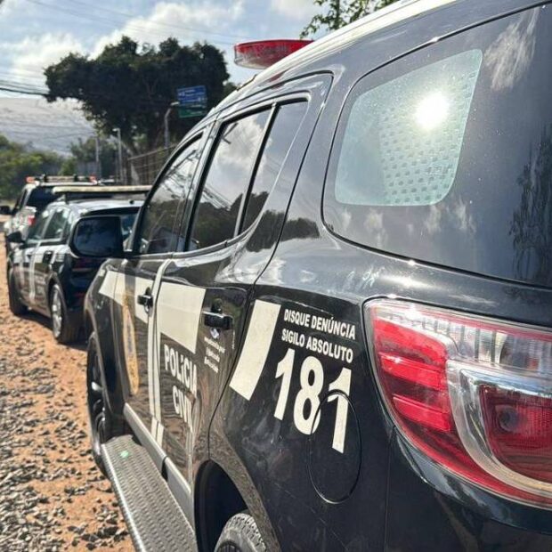 professor e mulher são presos sob suspeita de estupro e assédio a alunas de escola de vôlei