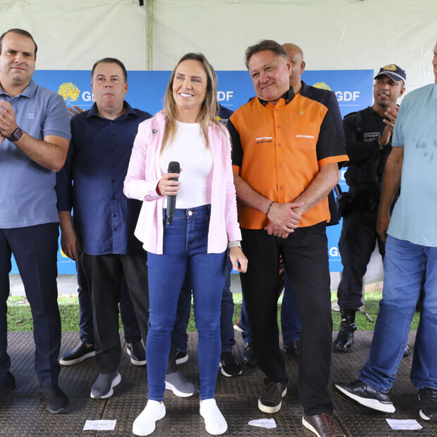 celina leao campo sintetico