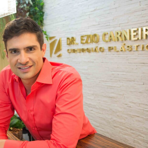 Especialista em obesidade e emagrecimento, o Dr. Ezio Carneiro oferece método médico seguro e inovador com acompanhamento personalizado, tecnologia Anvisa, bioimpedância e terapias integradas.