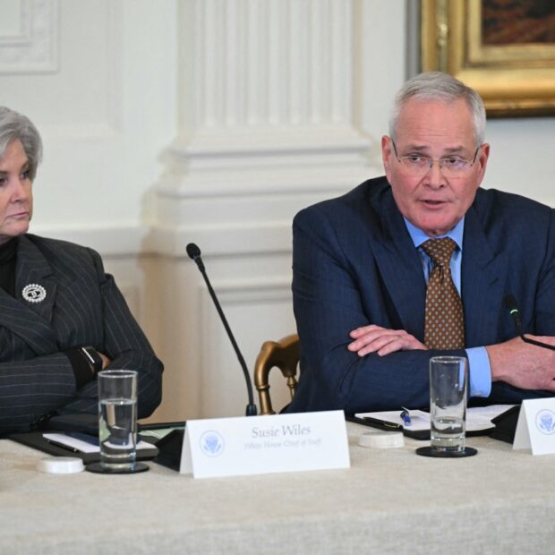 trump to meet with oil executives about venezuela