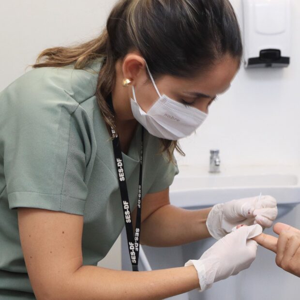 exame dermatologico. foto sandro araujo agencia saude df