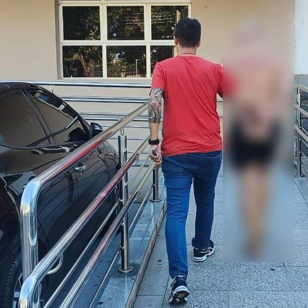 professor suspeito de pedir fotos íntimas a alunos em troca de notas