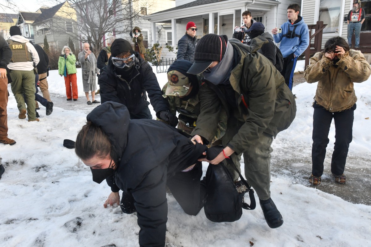 us immigration officer kills woman in minneapolis