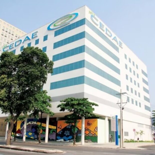 helicóptero a serviço da cedae é alvo de disparos