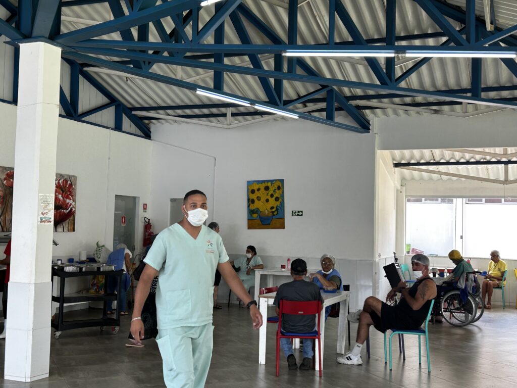 campanha “café com leite” mobiliza solidariedade para garantir cuidado diário a idosos no df créditos daniel xavier jornal de brasília (5)