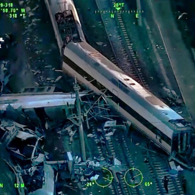 Número de mortos em colisão de trens na Espanha sobe para 39