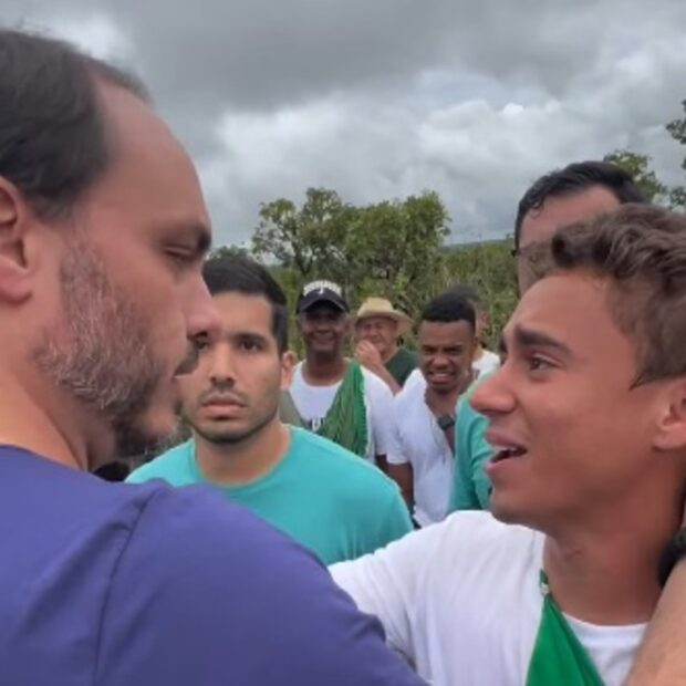 carlos bolsonaro nikolas ferreira caminhada