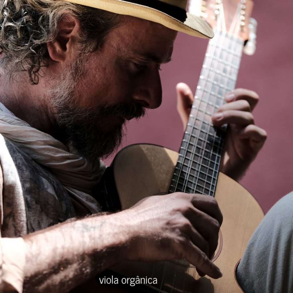 1001268204 1068x1068