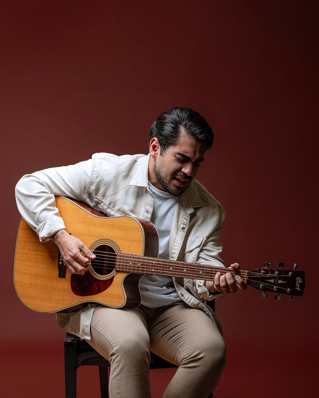 Emídio revela como a fé transformou sua vida e sua música Encontro espiritual resgata cantor do vício, impulsiona carreira com propósito eterno no sertanejo gospel O cantor Emídio compartilha uma virada decisiva em sua trajetória: um encontro espiritual que o resgatou em meio ao vício, à exaustão emocional e à busca por validação no mundo artístico. Mesmo vivendo o auge da carreira, enfrentava um profundo vazio interno. Esse momento culminou em um encontro com Jesus que mudou tudo, redefinindo não apenas sua existência pessoal, mas também sua produção musical.