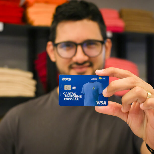 cartão uniforme escolar felipe de noronha foto capa (1)