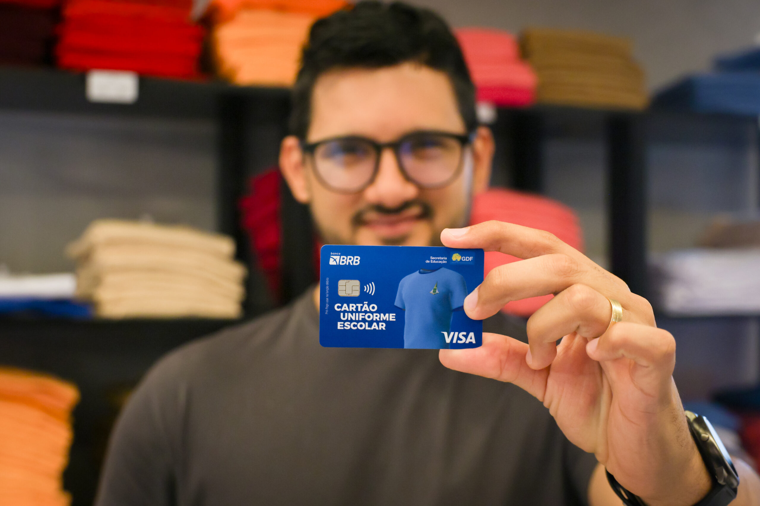 cartão uniforme escolar felipe de noronha foto capa (1)