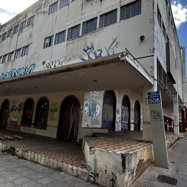 sqs 506 sul, predio onde funcionava um bar que encerrou as atividades em 2022 créditos daniel xavier jornal de brasília. (3)