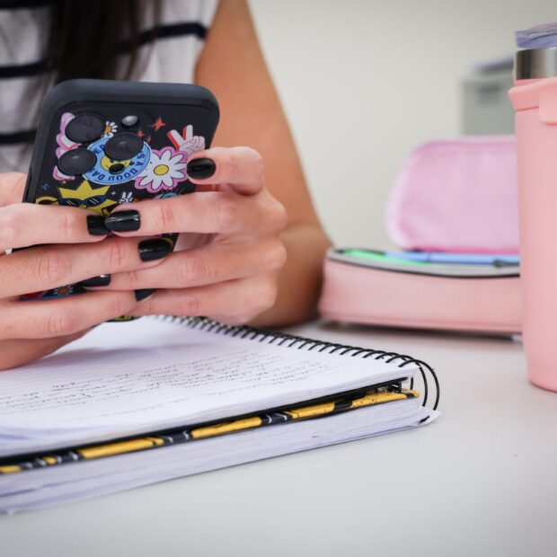 proibicao celular foto capa scaled (1)