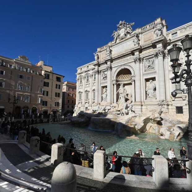 italy tourism ticket culture trevi fountain