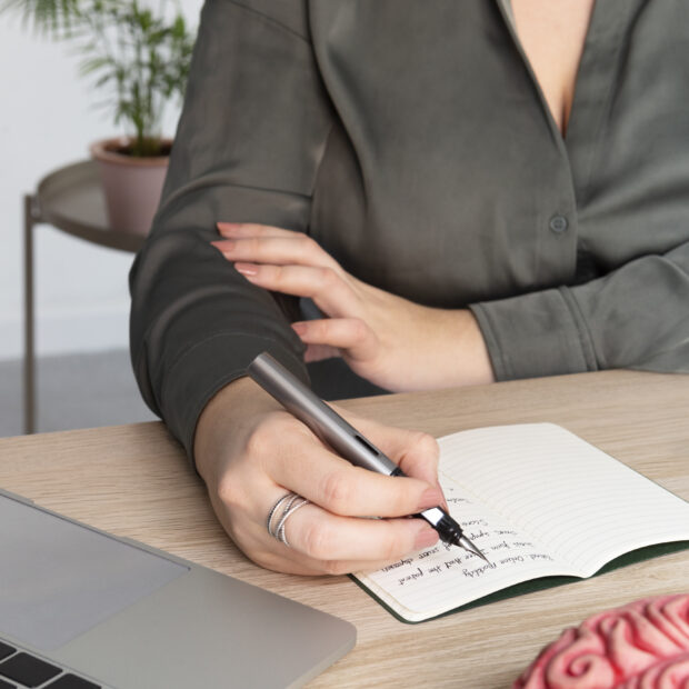 person conducting online psychologist therapy