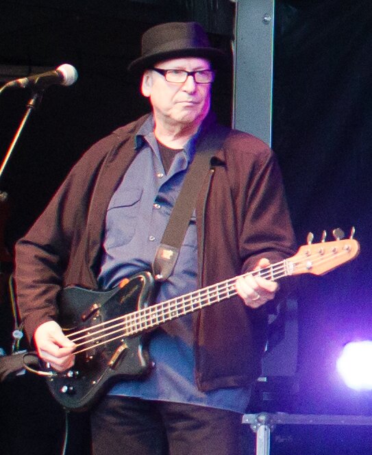 Morre Fred Smith, que foi baixista da banda de rock Television, aos 77 anos