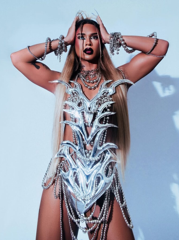 lia clark é atração do fest drag 2025 foto de jefferson carvalho