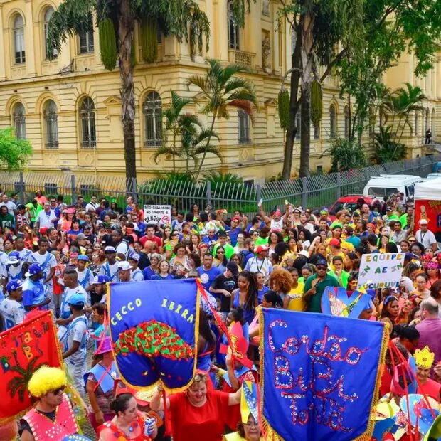 Blocos Ilú Obá De Min e Banda do Trem Elétrico