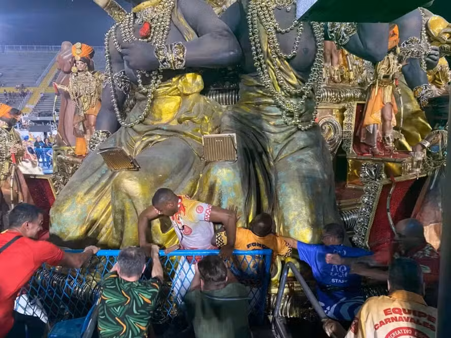 carro alegorico rj acidente