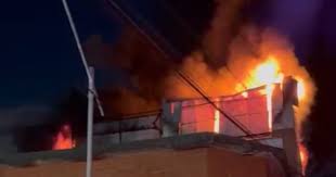 incêndio de grandes proporções atinge loja de armarinhos em santo andré