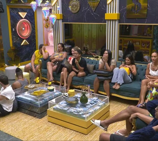 alberto e milena trocam farpas